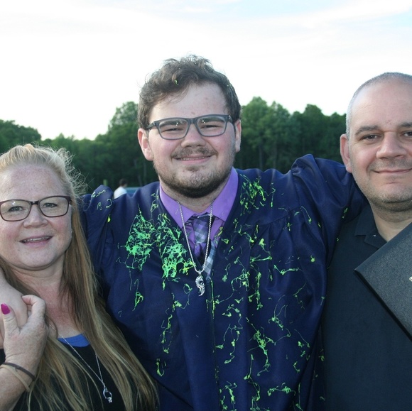 Meet your Posher, Cyndi - Picture 3 of 3